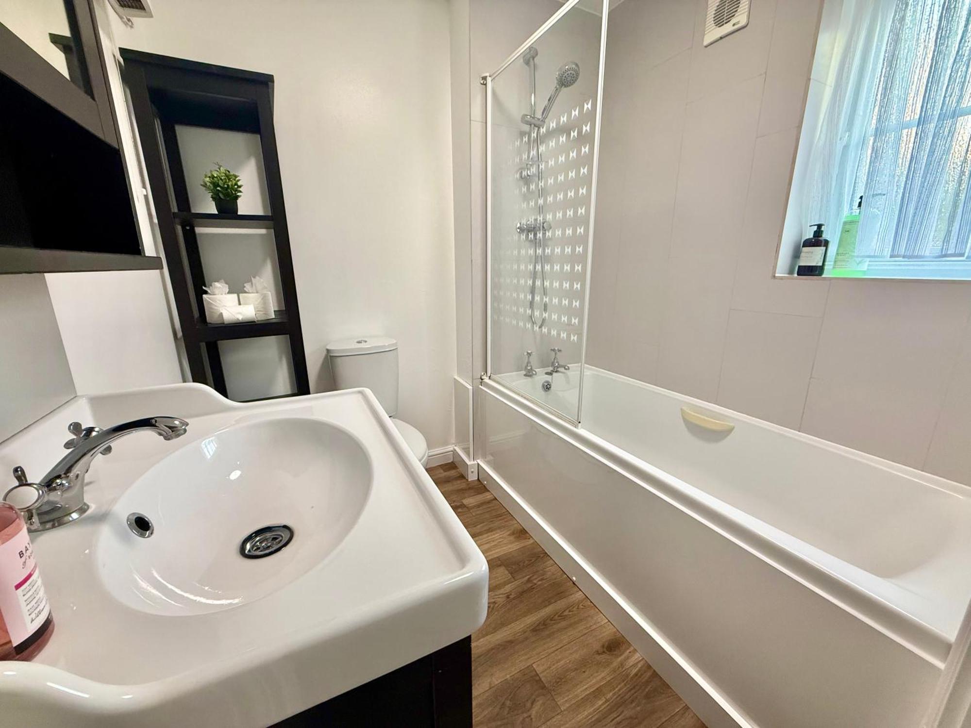 Nova1 Stylish Cosy 1br By Altoluxo Short Lets Serviced With Free Wifi & Parking Appartement